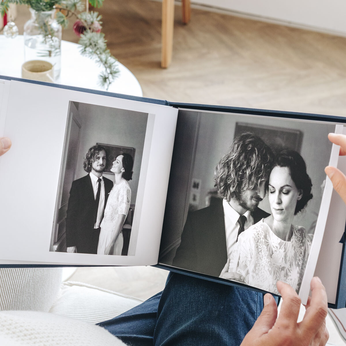 Put together your wedding photo book